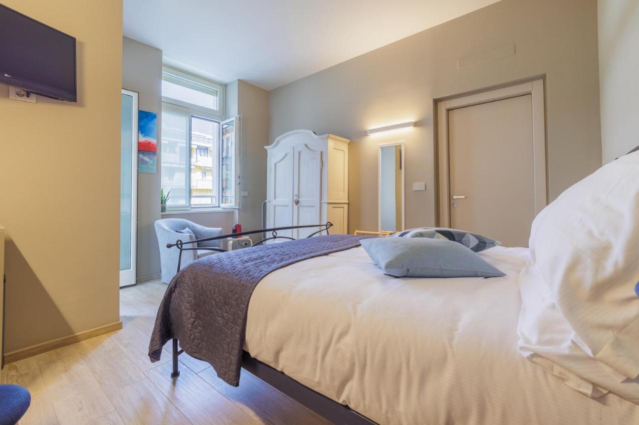 Interno 6 Guest House Cuneo Ngoại thất bức ảnh